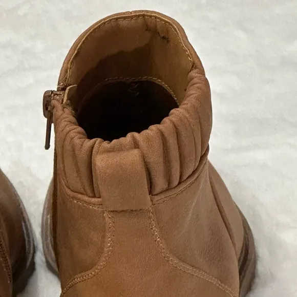 SM New York Luna Ankle Booties Boots Chestnut Low Block Heel Side Zip Round Toe