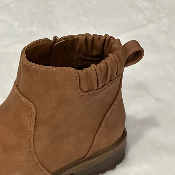 SM New York Luna Ankle Booties Boots Chestnut Low Block Heel Side Zip Round Toe