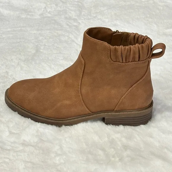 SM New York Luna Ankle Booties Boots Chestnut Low Block Heel Side Zip Round Toe
