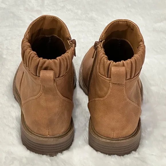 SM New York Luna Ankle Booties Boots Chestnut Low Block Heel Side Zip Round Toe