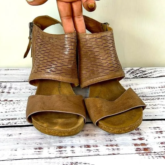 Sofft Milan Block Heeled Leather Sandals size 9.5
