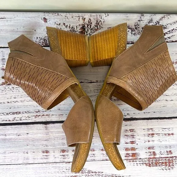 Sofft Milan Block Heeled Leather Sandals size 9.5