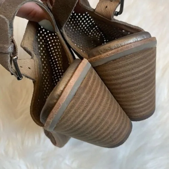 Sofft Milly Metallic Perforated Leather Heeled Sandals Sz 6