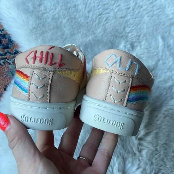Soludos embroidered sneaker tennis shoe rainbow sun chill out tan blush 8.5