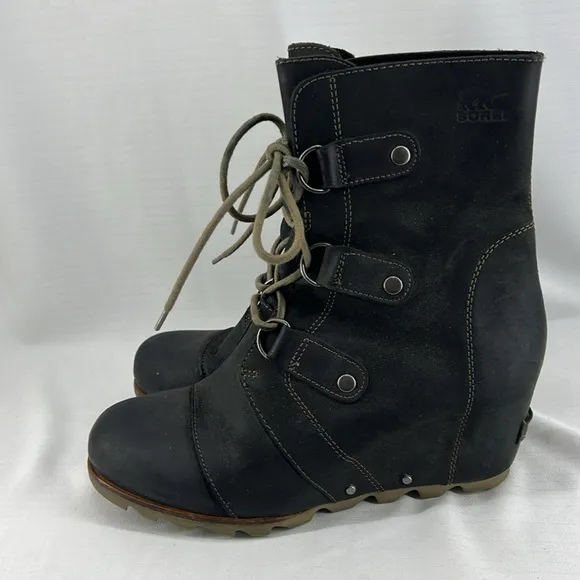 Sorel Joan of Arctic wedge mid lace up