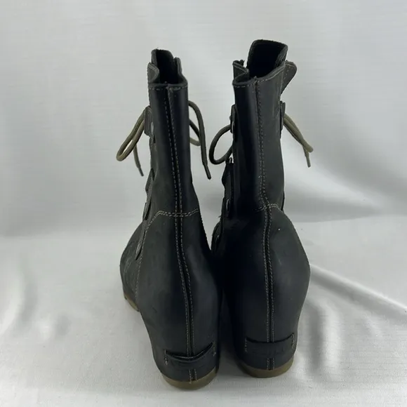 Sorel Joan of Arctic wedge mid lace up