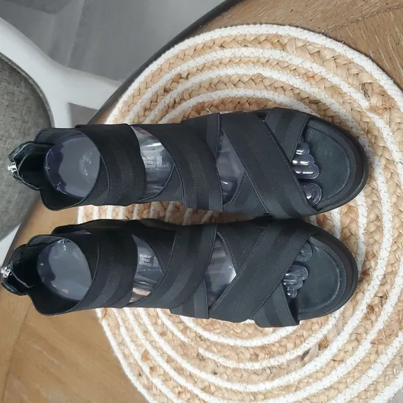 Sorel Joanie II Wedge BLACK Sandals Womens 8, LIKE NEW