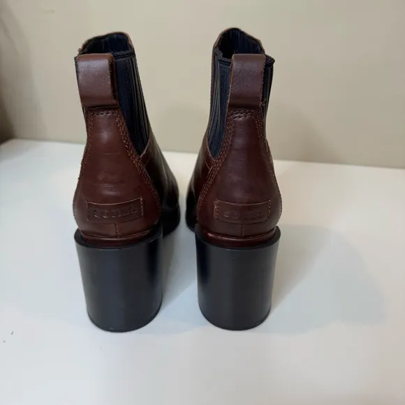 Sorel Margo Chelsea Bootie Boots size 10/42