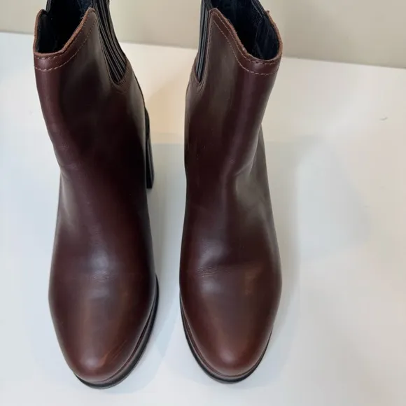 Sorel Margo Chelsea Bootie Boots size 10/42