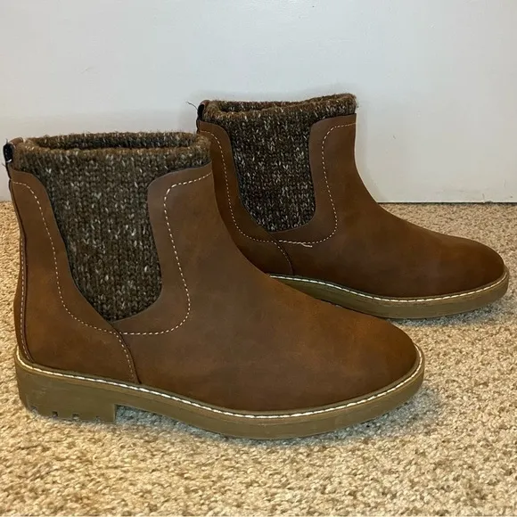 St. John Bay  Women's Delvin Block Heel Booties, Size 6.5 NWOT