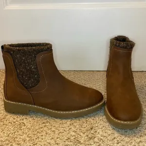 St. John Bay  Women's Delvin Block Heel Booties, Size 6.5 NWOT