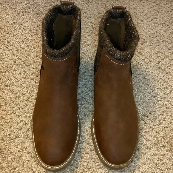 St. John Bay  Women's Delvin Block Heel Booties, Size 6.5 NWOT