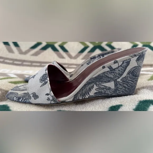 STAUD Billie Tropical Print Canvas Wedge Sandals in Toile De Jouy Size 39 US 9