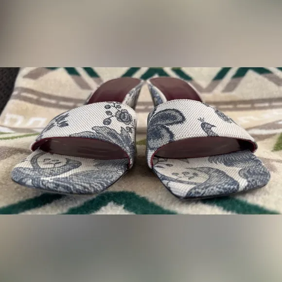 STAUD Billie Tropical Print Canvas Wedge Sandals in Toile De Jouy Size 39 US 9