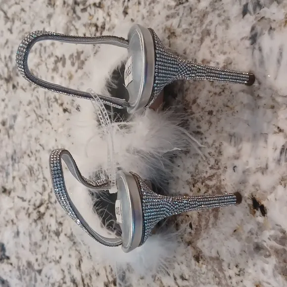 Steve Madden Alexis-R Feather and Rhinestone Slingback Pumps Size 9