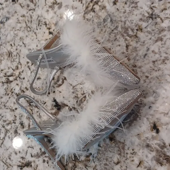 Steve Madden Alexis-R Feather and Rhinestone Slingback Pumps Size 9