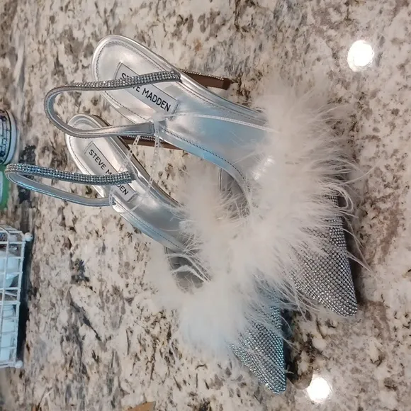 Steve Madden Alexis-R Feather and Rhinestone Slingback Pumps Size 9