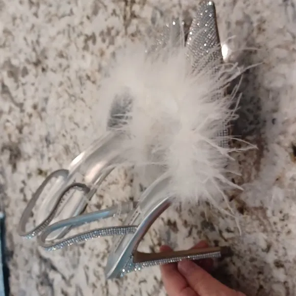 Steve Madden Alexis-R Feather and Rhinestone Slingback Pumps Size 9