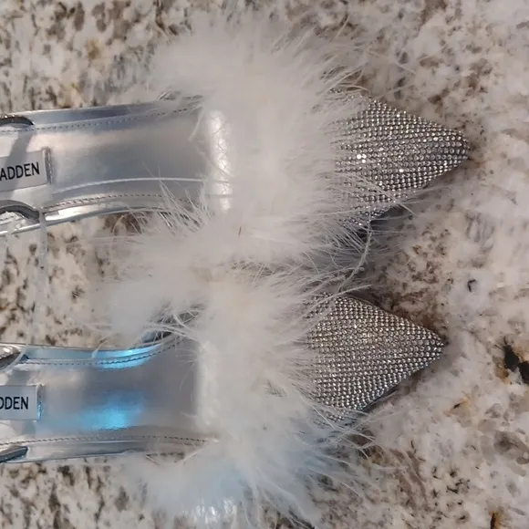 Steve Madden Alexis-R Feather and Rhinestone Slingback Pumps Size 9