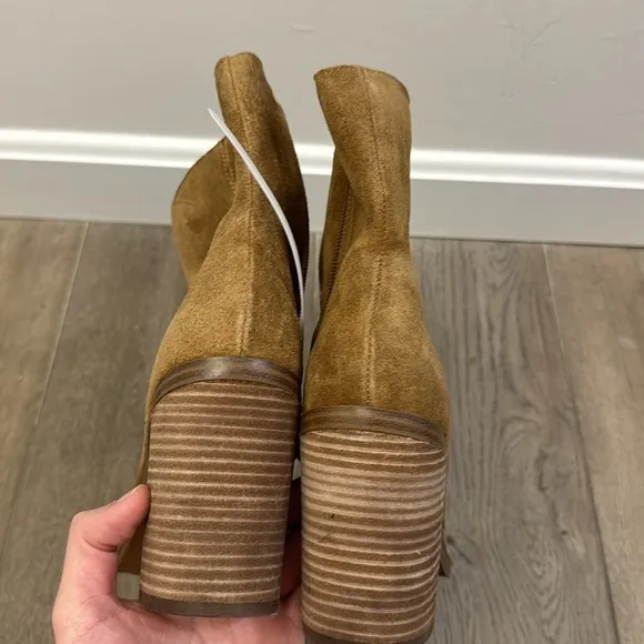 Steve Madden Chestnut Brown Sparrow Block Heel Bootie - Size 6.5