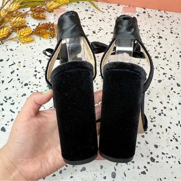 Steve Madden Clary V Black Velvet Satin Ankle Strap Women’s Heeled Sandals Sz 8