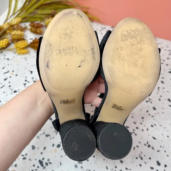 Steve Madden Clary V Black Velvet Satin Ankle Strap Women’s Heeled Sandals Sz 8