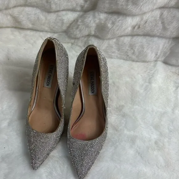 Steve Madden Daisie Crystal heels pointed toe 4.5 “ heels size 7M