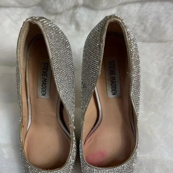 Steve Madden Daisie Crystal heels pointed toe 4.5 “ heels size 7M