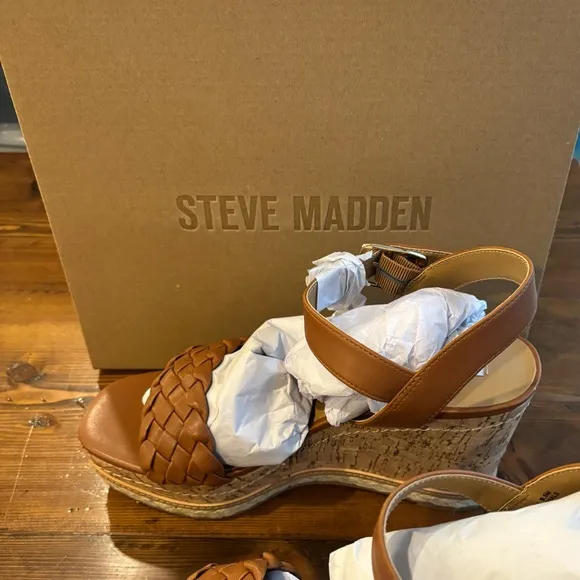 Steve Madden Darling Wedge Sandal - Cognac - NWT - 9.5