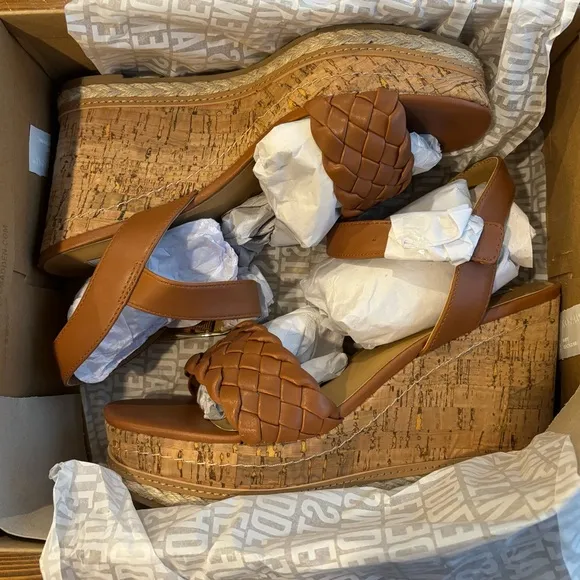 Steve Madden Darling Wedge Sandal - Cognac - NWT - 9.5