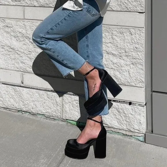 Steve Madden Shoes Charlize Platform Heels Satin Chunky Holiday Y2K Black 10