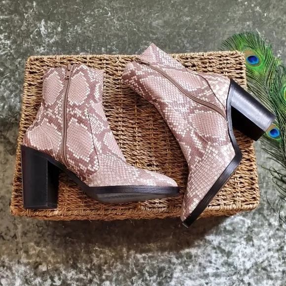 Steve Madden Todd Snake Embossed Boots