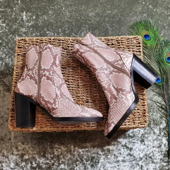 Steve Madden Todd Snake Embossed Boots
