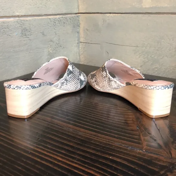 Steven by Steve Madden women’s snakeskin sandals