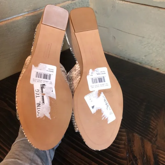 Steven by Steve Madden women’s snakeskin sandals