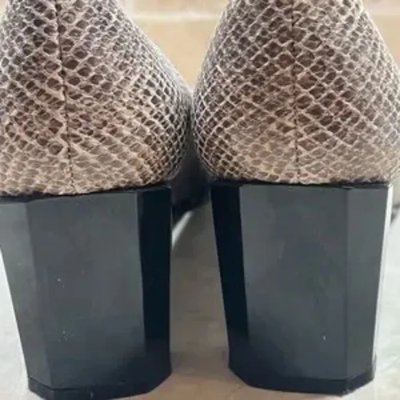 Stewart Weitzman Snakeskin embossed Pumps