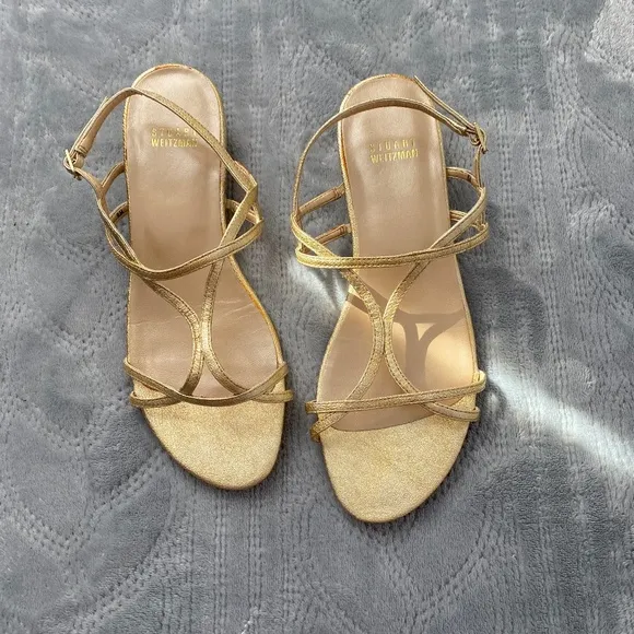 Stuart Weitzman 8M NWOT GOLD leather  Sandals