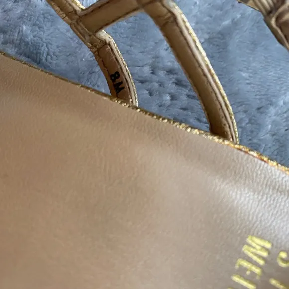 Stuart Weitzman 8M NWOT GOLD leather  Sandals