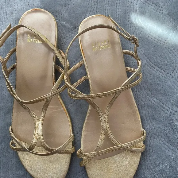 Stuart Weitzman 8M NWOT GOLD leather  Sandals