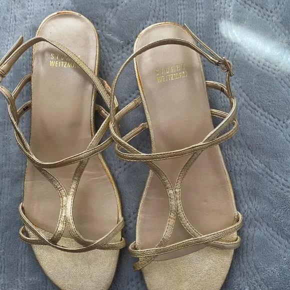 Stuart Weitzman 8M NWOT GOLD leather  Sandals