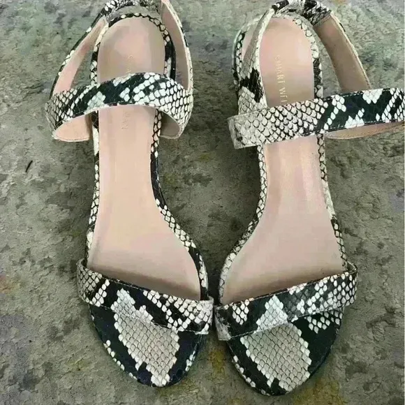 Stuart Weitzman Amelina block heel Snakeskin Sandals size 6