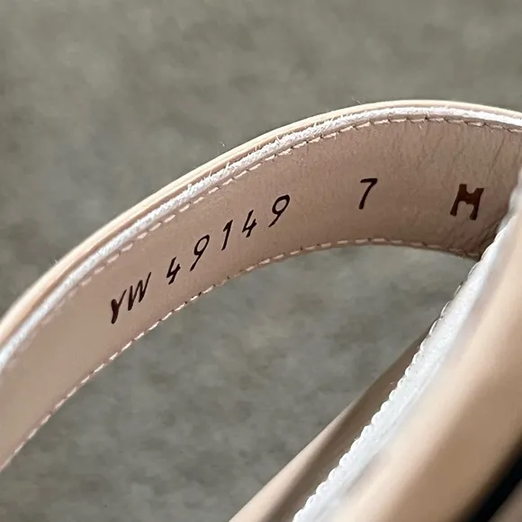 Stuart Weitzman &quot;Nudistcurve&quot; Tan Block Heel Sandals US 7 M ($475)