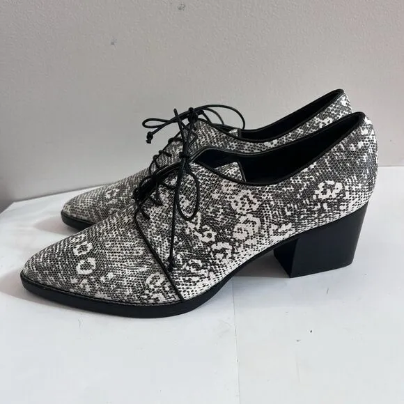 STUART WEITZMAN Animal Print Pointed Toe Chunky Heel Oxford 9.5M Shoes Lace Up