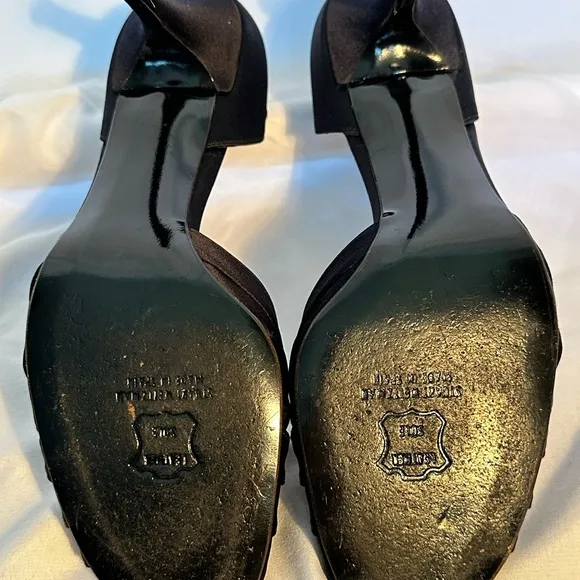 Stuart Weitzman Black Satin Pumps. Size 8.