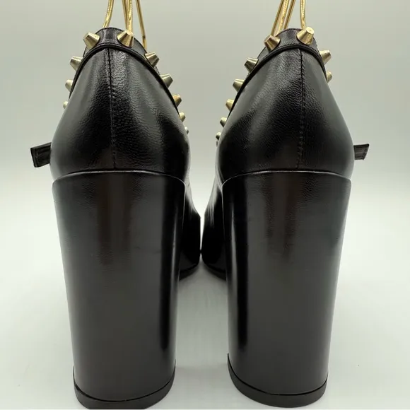 Stuart Weitzman Black Studded Women's Pointy Heels Size 9M