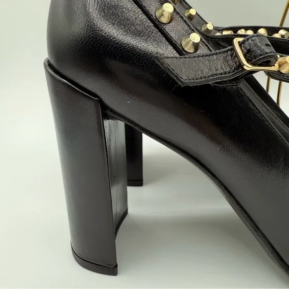 Stuart Weitzman Black Studded Women's Pointy Heels Size 9M