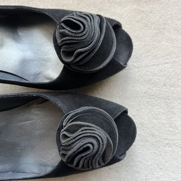 Stuart Weitzman Black Suede Floral Peep Toe Stiletto Heels Women’s 8.5 Evening