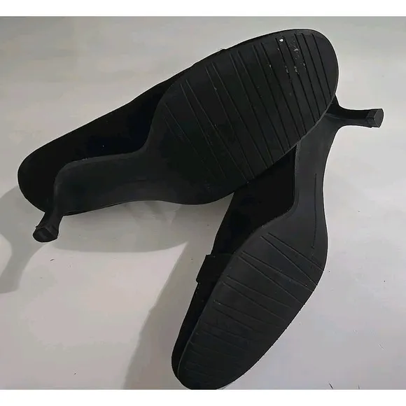 Stuart Weitzman Black Suede Pumps Heels Buckle Detail Slip On 10‎ M RARE!