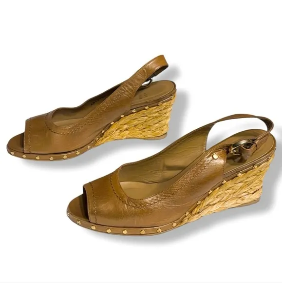 STUART WEITZMAN Brown Leather Peep Toe Slingback Raffia Wedge Sandals Studded