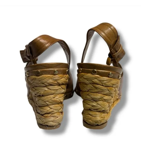 STUART WEITZMAN Brown Leather Peep Toe Slingback Raffia Wedge Sandals Studded